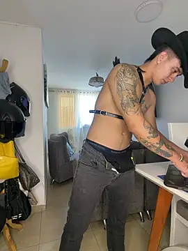 Show de Christopher_strongg na webcam