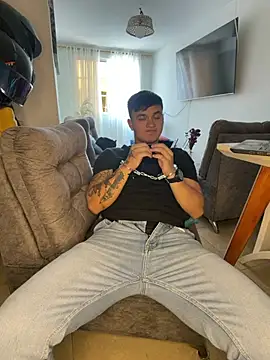 Christopher_strongg Pertunjukan Webcam