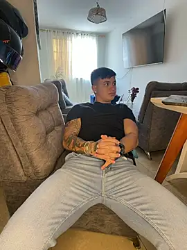 Christopher_stronggのウェブカメラショー
