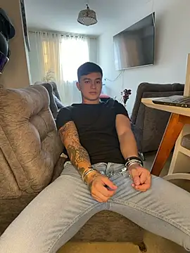 Christopher_stronggのウェブカメラショー