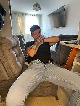 عرض كام Christopher_strongg