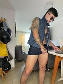 Christopher_stronggのウェブカメラショー