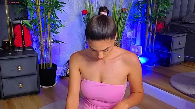 Show modela ValeryXEvan na web-kameri