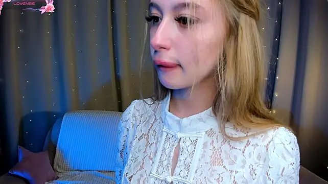 XXX chat uživo modela MilaHeartless
