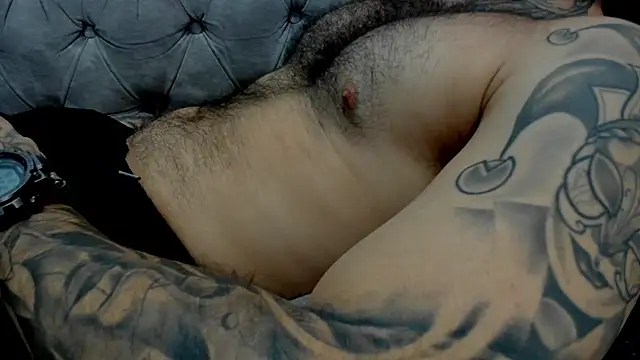 Show modela Adam_Maxwel na web-kameri