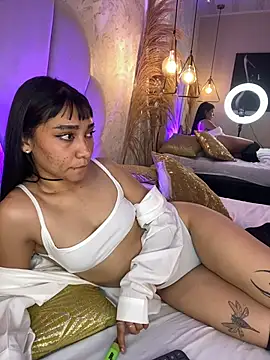 LaylaJames Adlı Modelin Canlı XXX Sohbeti