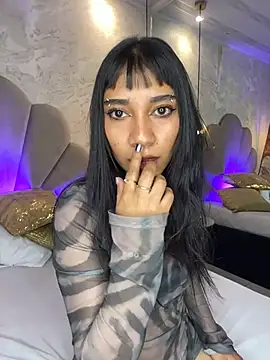 LaylaJames live XXX chat