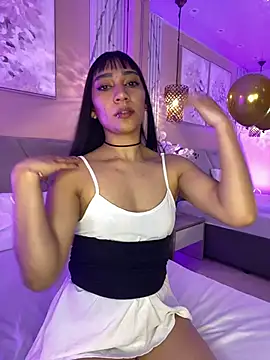 LaylaJames লাইভ XXX চ্যাট