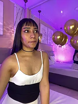 LaylaJames' Live XXX Chat
