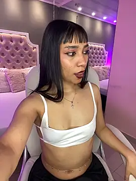 MillaJames_ Adlı Modelin Canlı XXX Sohbeti