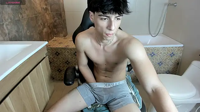 Show modela Nathan_Owen na web-kameri