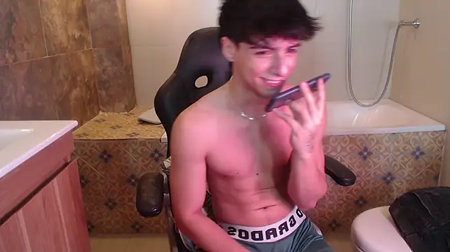 Nathan_Owen Show in webcam