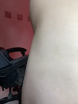 akatira_ec's Live XXX Chat