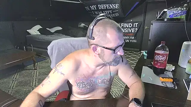whodisis Webcam Show