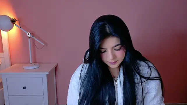 Chat +18 de MiiaaVelvett__ ao vivo