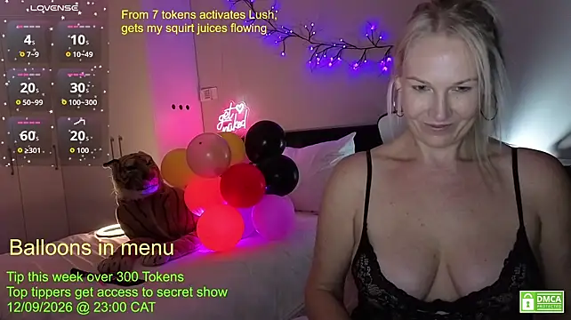 Niaomifuckalot's Live XXX Chat