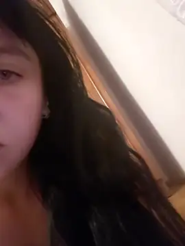 Show modela SilviaLove25 na web-kameri