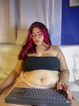 CherryViolet Show in webcam
