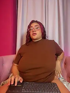 Show de CherryViolet na webcam