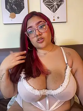 CherryViolet Show in webcam