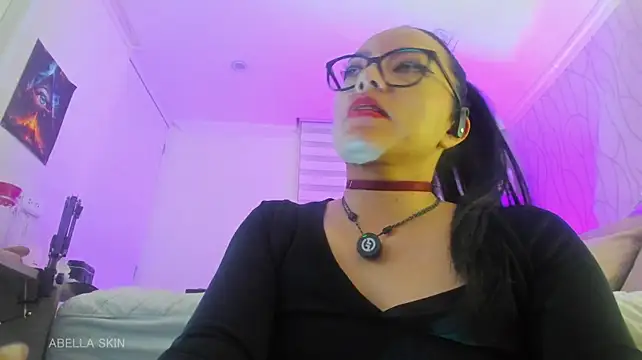 AbellaSkin's Live XXX Chat