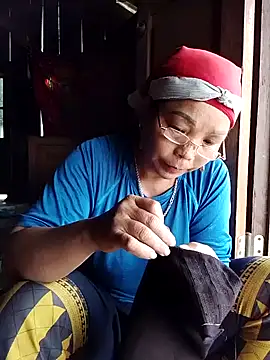 tran-trang's Live XXX Chat
