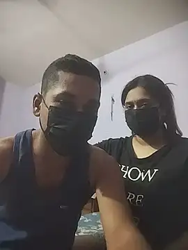 הופעת וובקאם של kiara_suny
