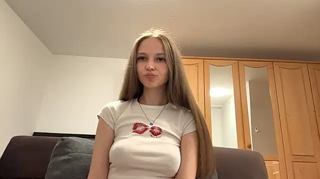 BeautiAlina666 live XXX chat