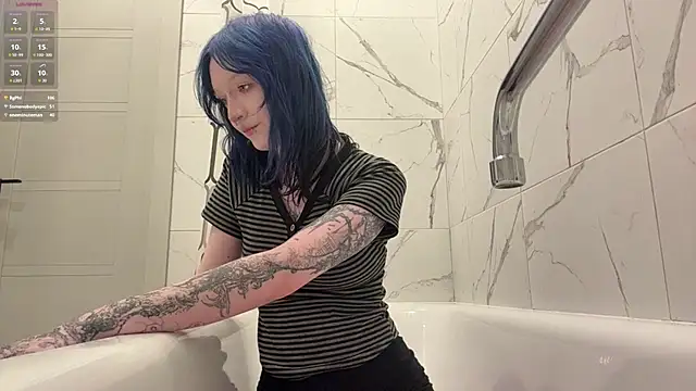 CrystalXross Show Webcam