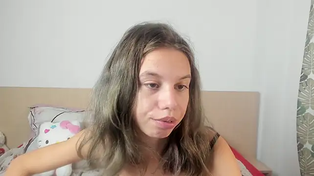 Emma_Tiny69 Show in webcam