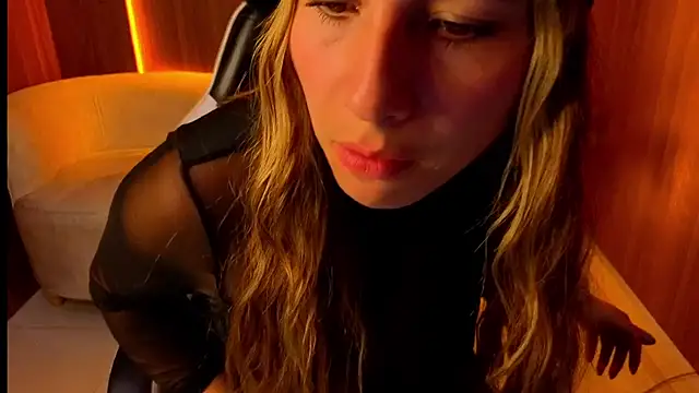 XXX chat uživo modela Aratna_Blonde_Tx