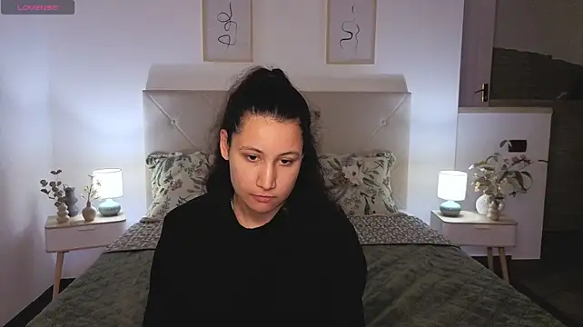 Anfisa_001: διαδικτυακό σόου στην κάμερα