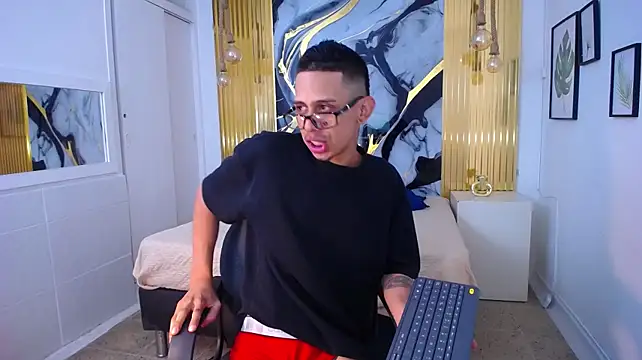 Show modela skyline_ryan na web-kameri
