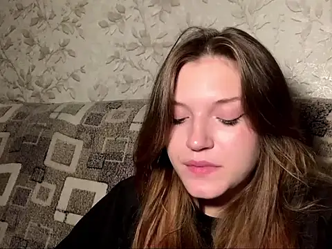 Dellya_Cute Chat XXX in diretta