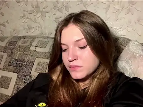 Dellya_Cute Show in webcam