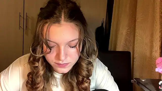 Show de Dellya_Cute na webcam