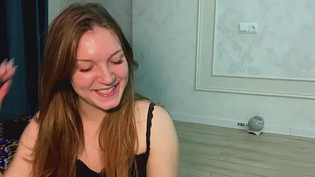 צ'אט XXX בשידור חי של Dellya_Cute