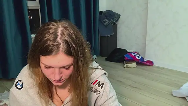 Chat XXX en directo de Dellya_Cute