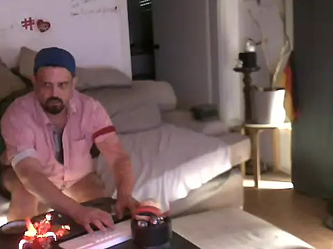B-A-M-B-I Webcam show