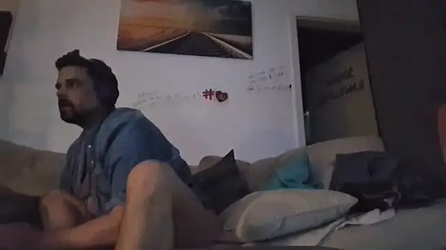 B-A-M-B-I webcam show