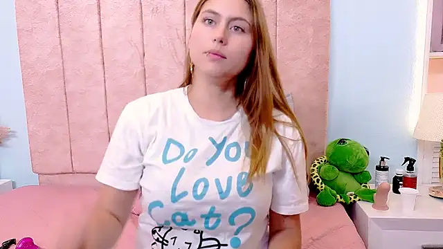 הופעת וובקאם של lisamiller_