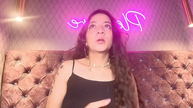 MagentaBuk's Live XXX Chat