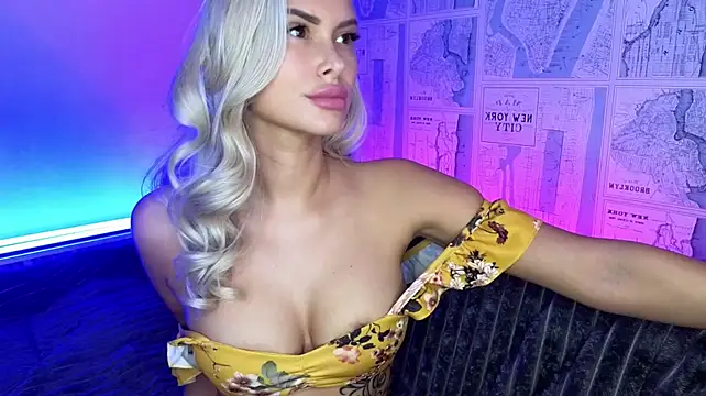 Show modela AmeliaXhot na web-kameri
