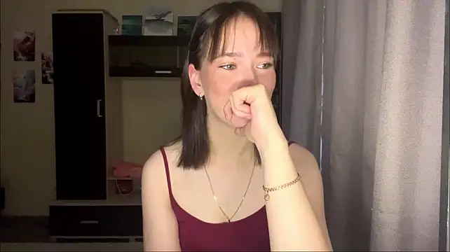XXX chat uživo modela plumwisp