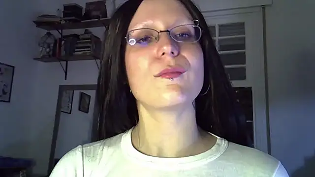 Chat +18 de niveahssein ao vivo
