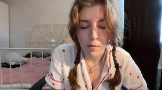Chat +18 de DaiseyVirgil ao vivo
