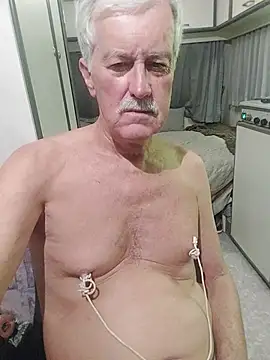 slave4men Show in webcam