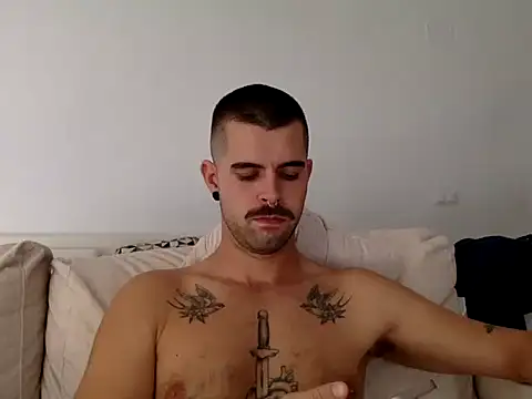 Benistripp webcam show