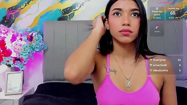 Sofia_Jimenez__ Adlı Modelin Canlı XXX Sohbeti