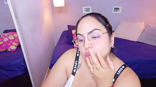 Curvy_sexyvalen Webcamshow